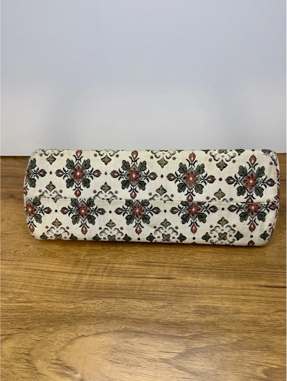 Vintage Floral Tapestry Frame Handbag – Red Velvet & Rhinestone Accents